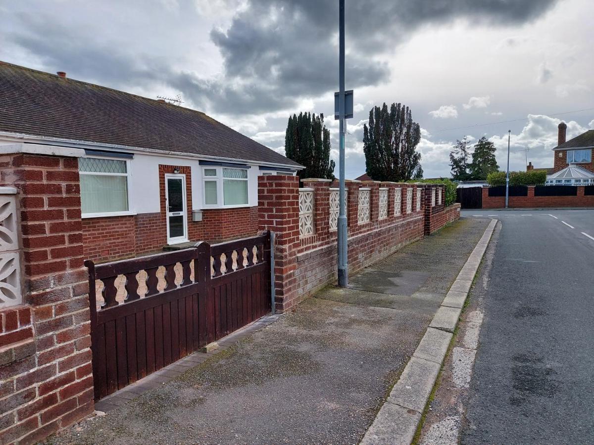 The Hermitage Private Detached Bungalow Villa Rhyl Exterior foto
